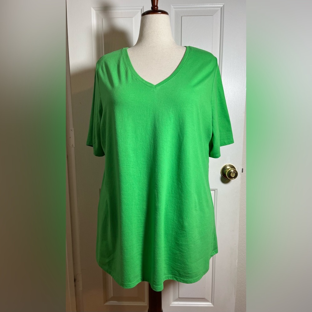Lane Bryant Bright Green V-Neck Women’s Tee